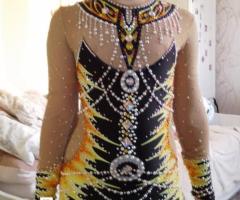 Продам купальник для художественной гимнастики.