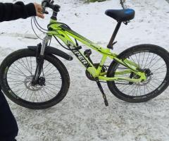 Продаю велик не дорого купил за 14 тыщ